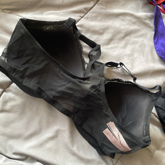 Black Victoria Secrets Bra - Picture 2 of 3